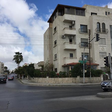 Abdoun Apartment อัมมาน ภายนอก รูปภาพ